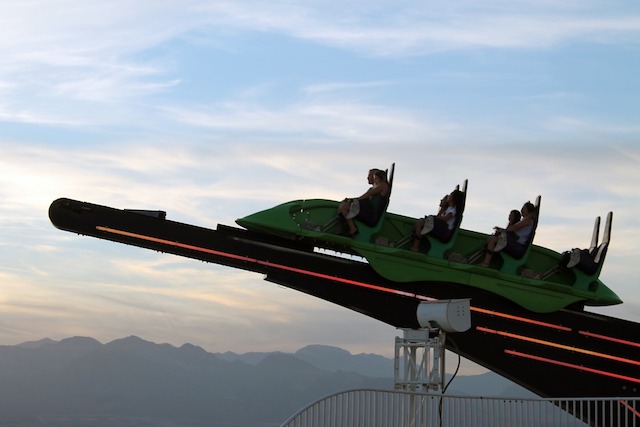 10-ridiculously-scary-theme-park-rides-toptenz